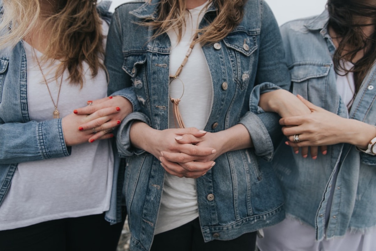 Titelbild zu „Gelbkörperhormon: Die Schlüsselrolle im Menstruationszyklus und darüber hinaus“