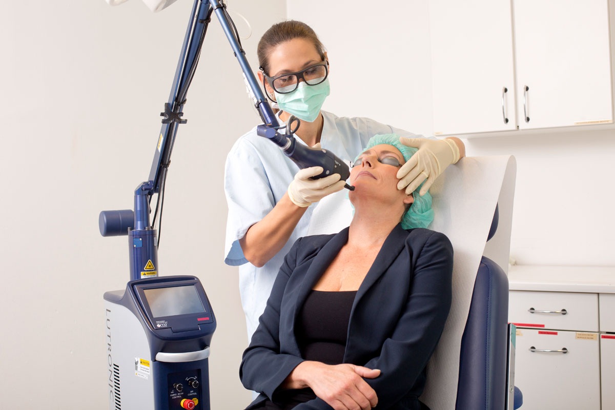 Titelbild zu „Aknenarben entfernen: Aestomed Ambulatorium ermöglicht erfolgreiche Behandlung mit dem Laser“