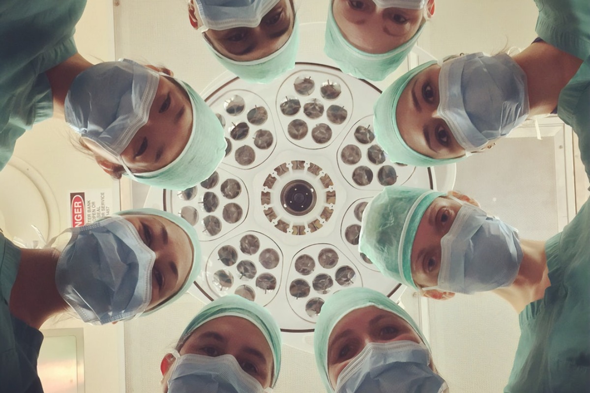 Titelbild zu „Gesetzliche oder private Krankenversicherung – Vor- und Nachteile beider Systeme“