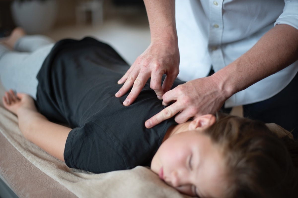 Titelbild zu „Was ist die Osteopathie und wie soll sie dem Menschen helfen?“